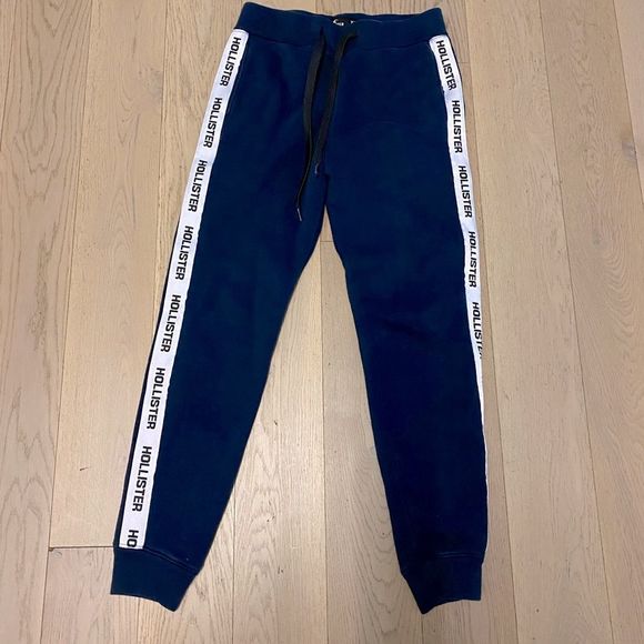 Mens Hollister Bundle 3 Hollister Long Sleeve Tees, 5 Sweat-pants, & 2 Hoodies - Picture 5 of 8